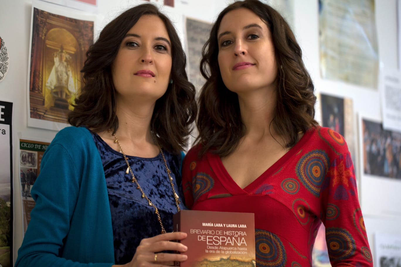 María y Laura Lara Martínez, historiadoras y escritoras.