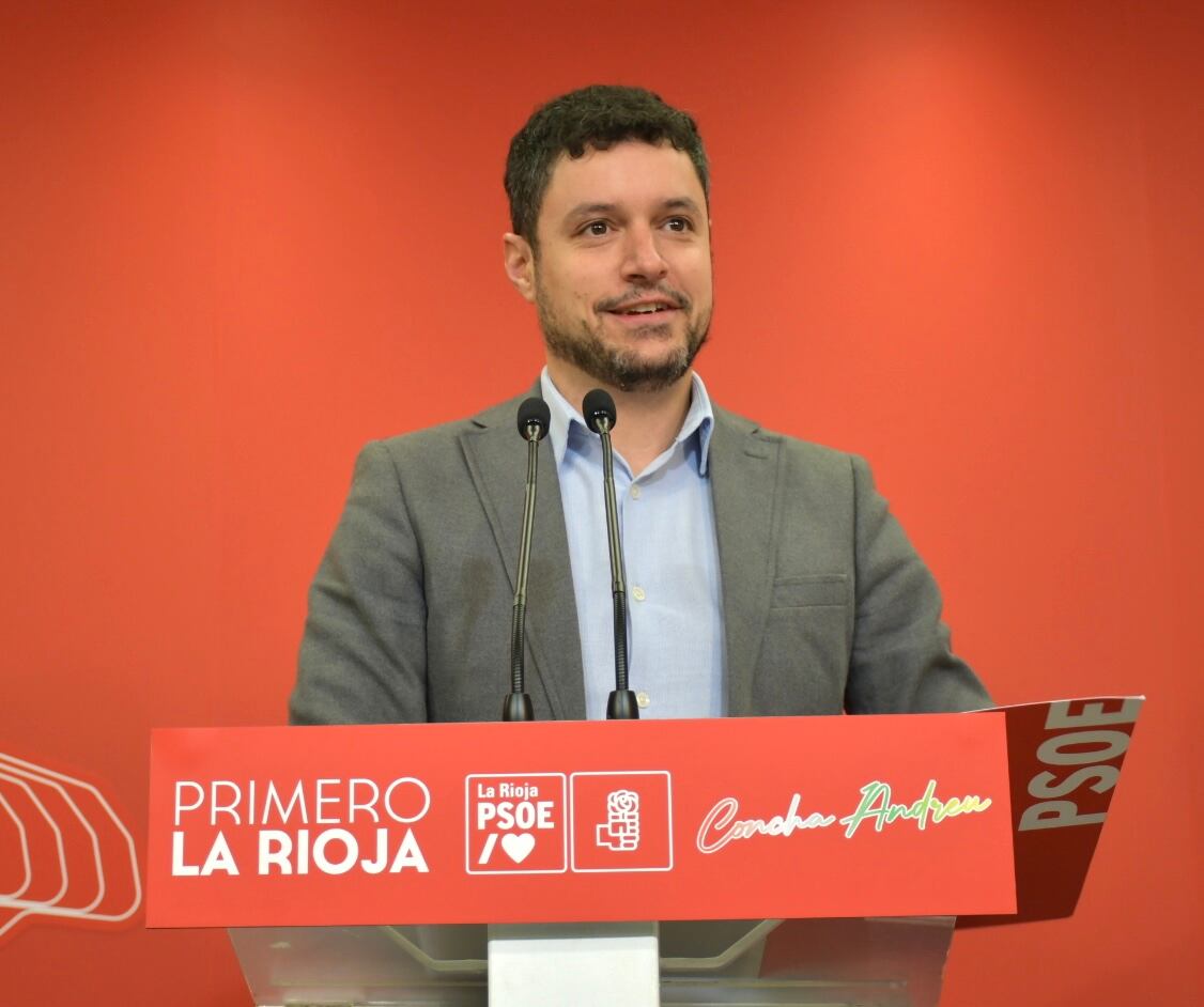 El portavoz parlamentario del PSOE de La Rioja, Raúl Díaz, destaca la actividad legislativa en esta legislatura.