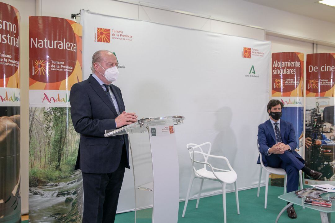 Fernando Rodríguez Villalobos presentado &quot;Sevilla enamora&quot;