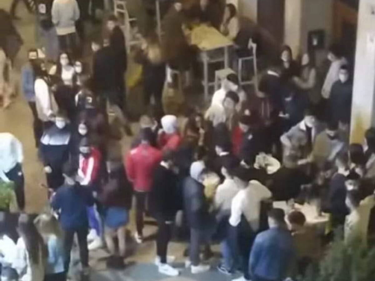 La Policía Local tuvo que intervenir este sábado para descongestionar varias calles del centro de Cartagena