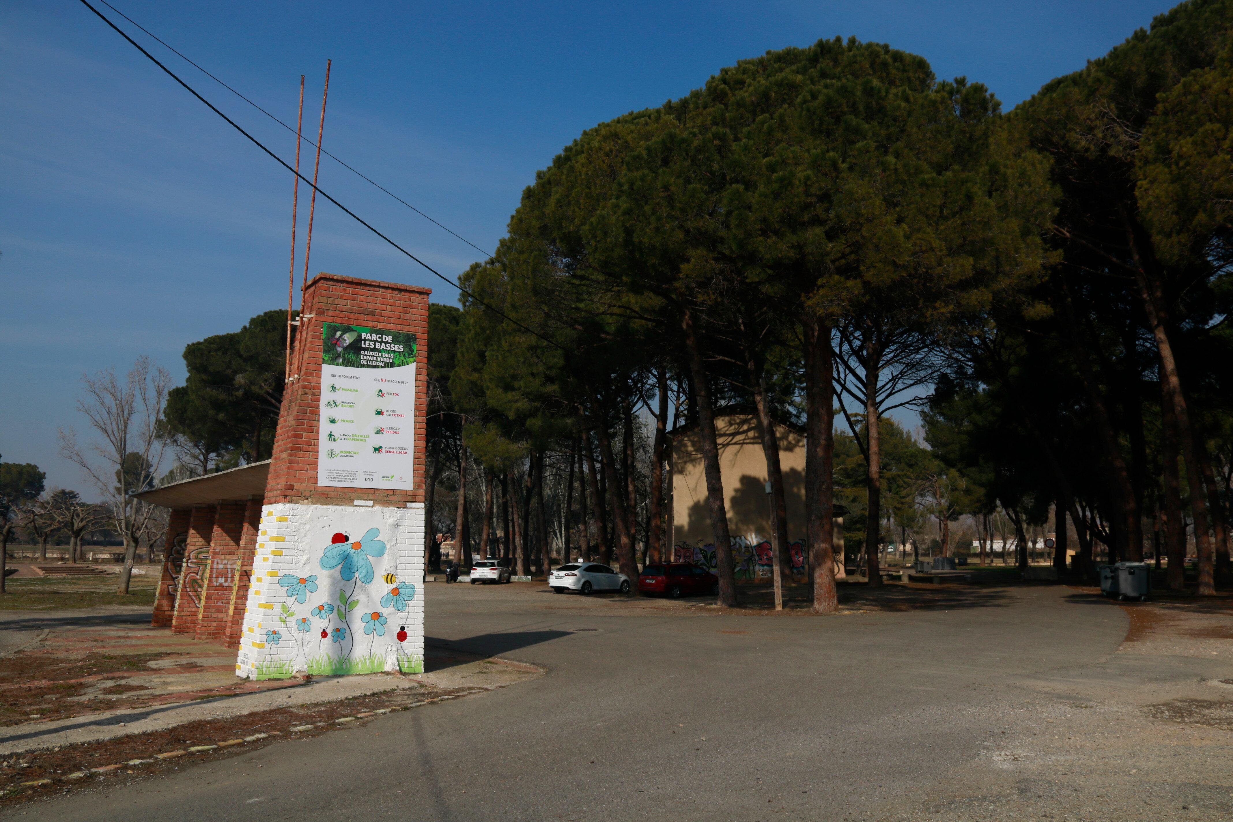 Entrada al parc de les Basses. Foto: ACN.