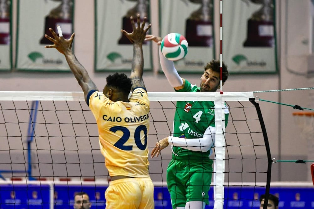 Victoria épica de Unicaja Costa de Almería en su primer partido en el Moisés Ruiz.