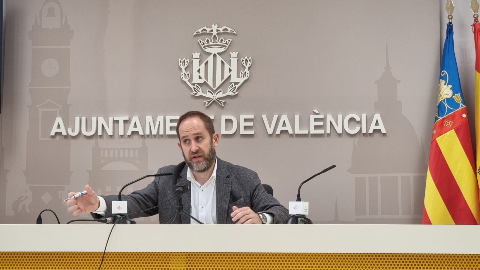 El concejal de Protección Ciudadana de València, Aarón Cano, durante la rueda de prensa de este miércoles.