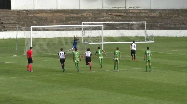 El penalti detenido por Iván Crespo ante el Tudelano dio un punto que puede acabar siendo fundamental.