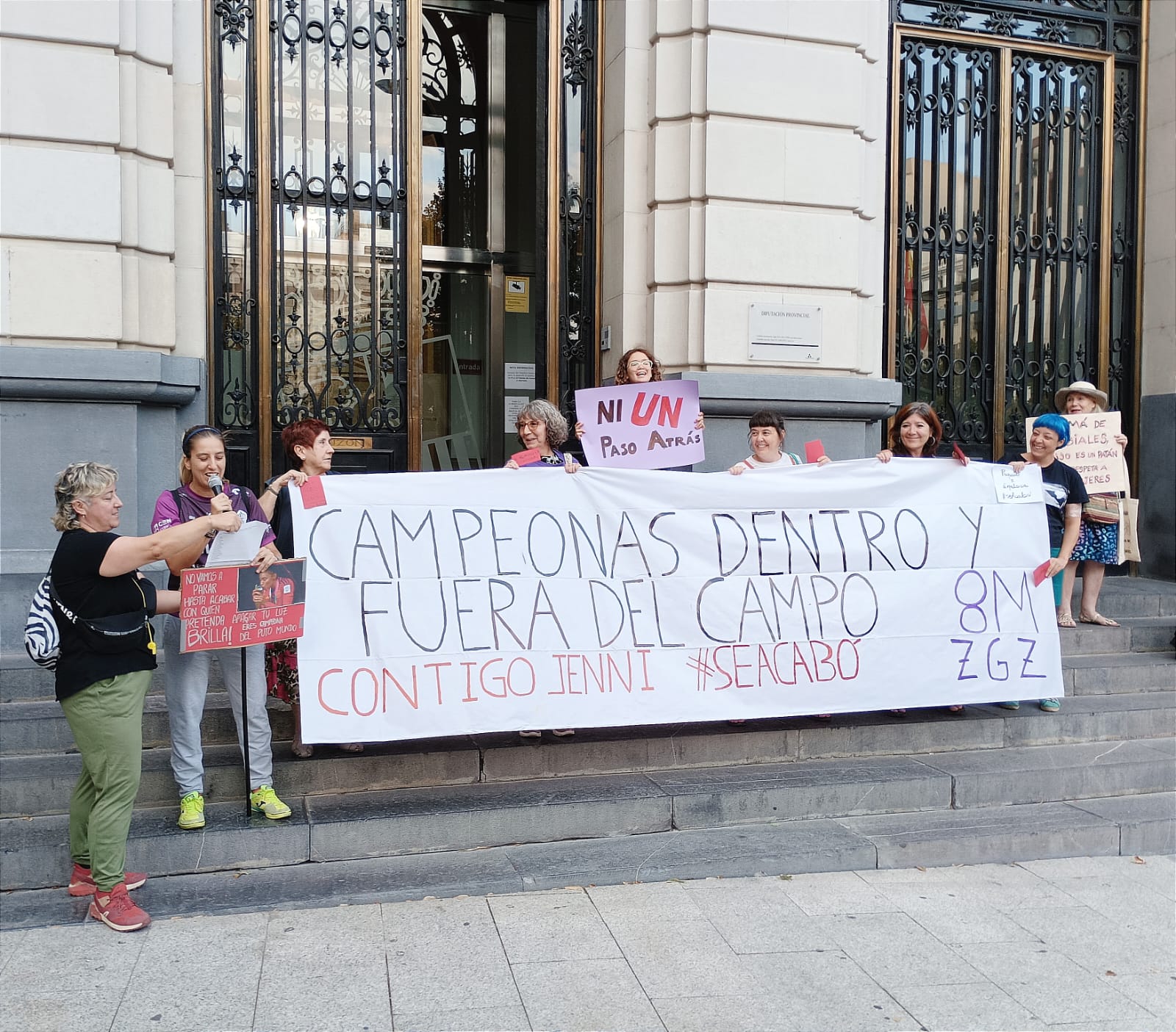 Zaragoza muestra su repulsa ante la actitud de Luis Rubiales en el Mundial de Fútbol Femenino