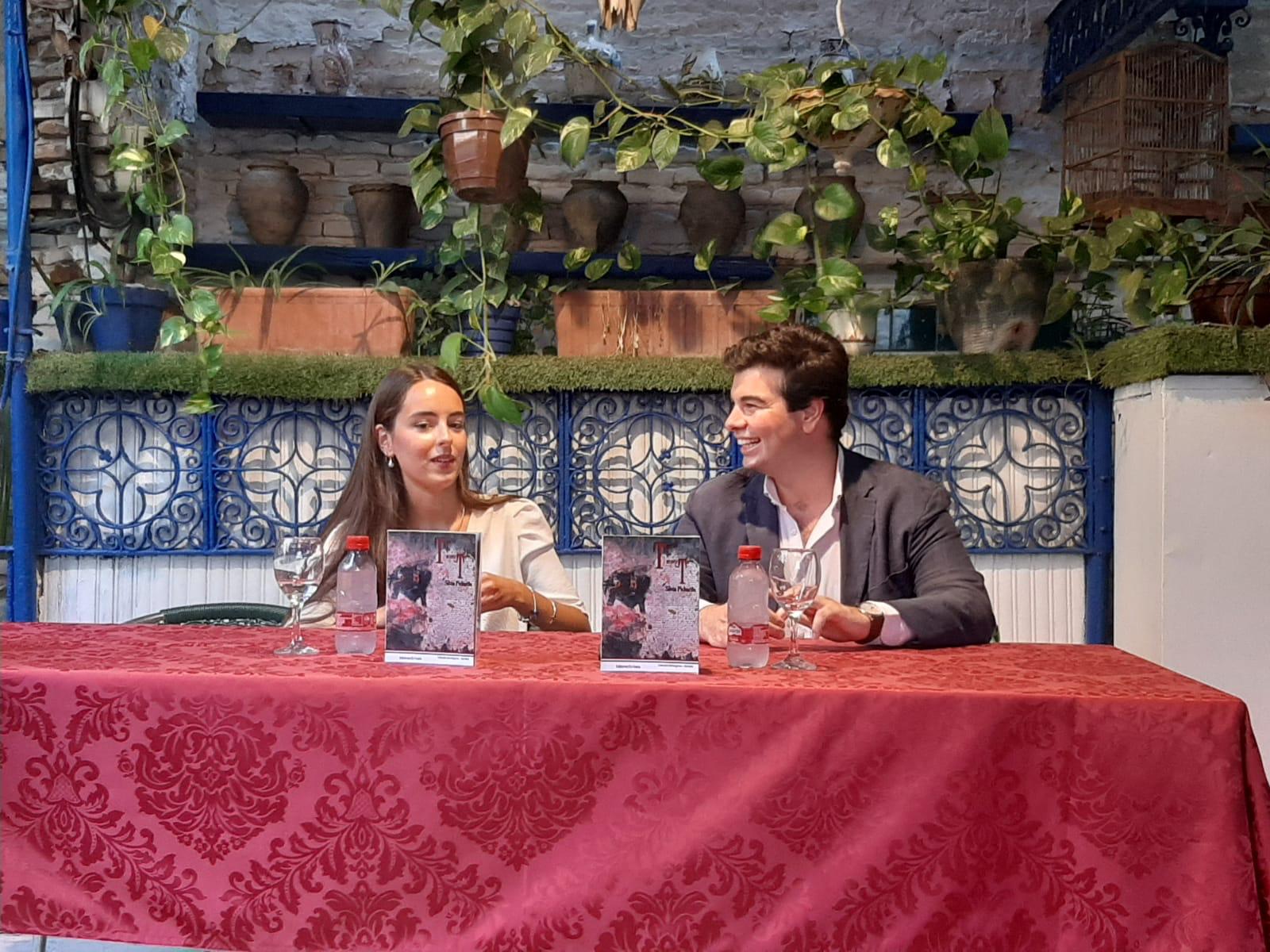 Silvia Pichardo junto a Gonzalo Bienvenida en la presentación de &#039;Tercio de Muerte&#039;