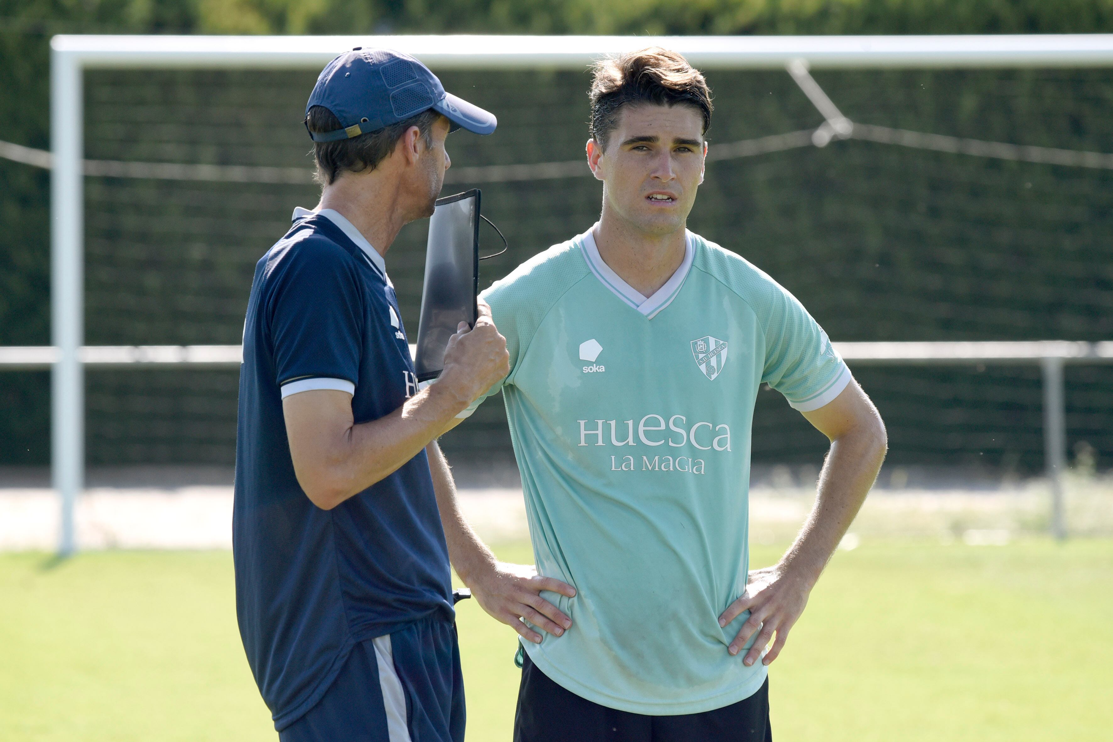 Ziganda habla con Javi Martínez en su primer entrenamiento