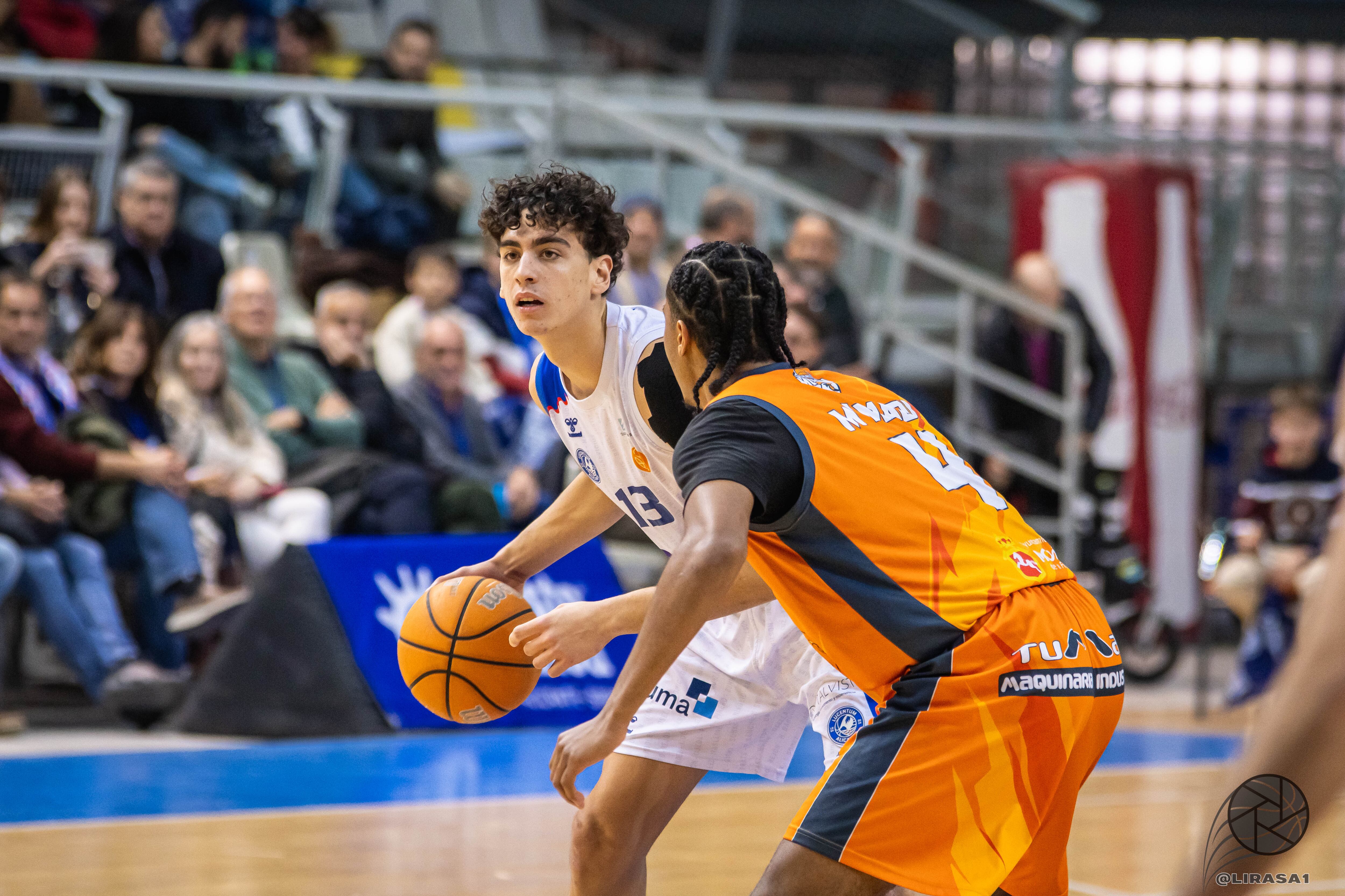 Adriá Rodríguez frente a Naturavia Morón en el Pedro Ferrándiz