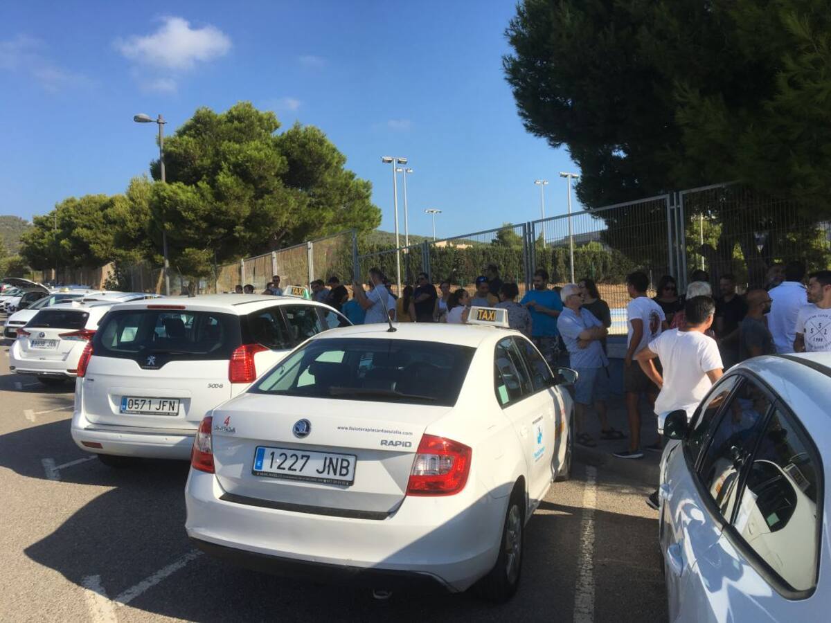 Vila regulará las jornadas laborales de los taxistas del municipio