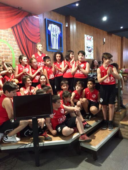 El acto contó con la presencia como padrino de Javí García