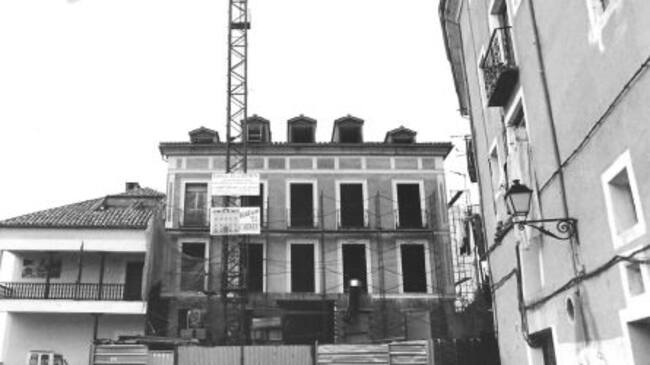 Nueva construcción de viviendas, respetando la fachada antigua