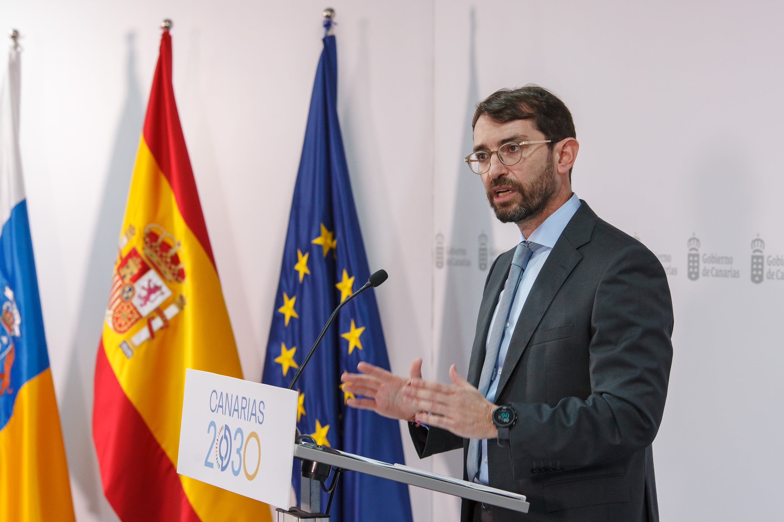 Antonio Olivera, viceconsejero de la Presidencia del Gobierno de Canarias, durante la rueda de prensa tras la celebración del Consejo de Gobierno de Canarias donde se ha anunciado una nueva modificación de las restricciones Covid19