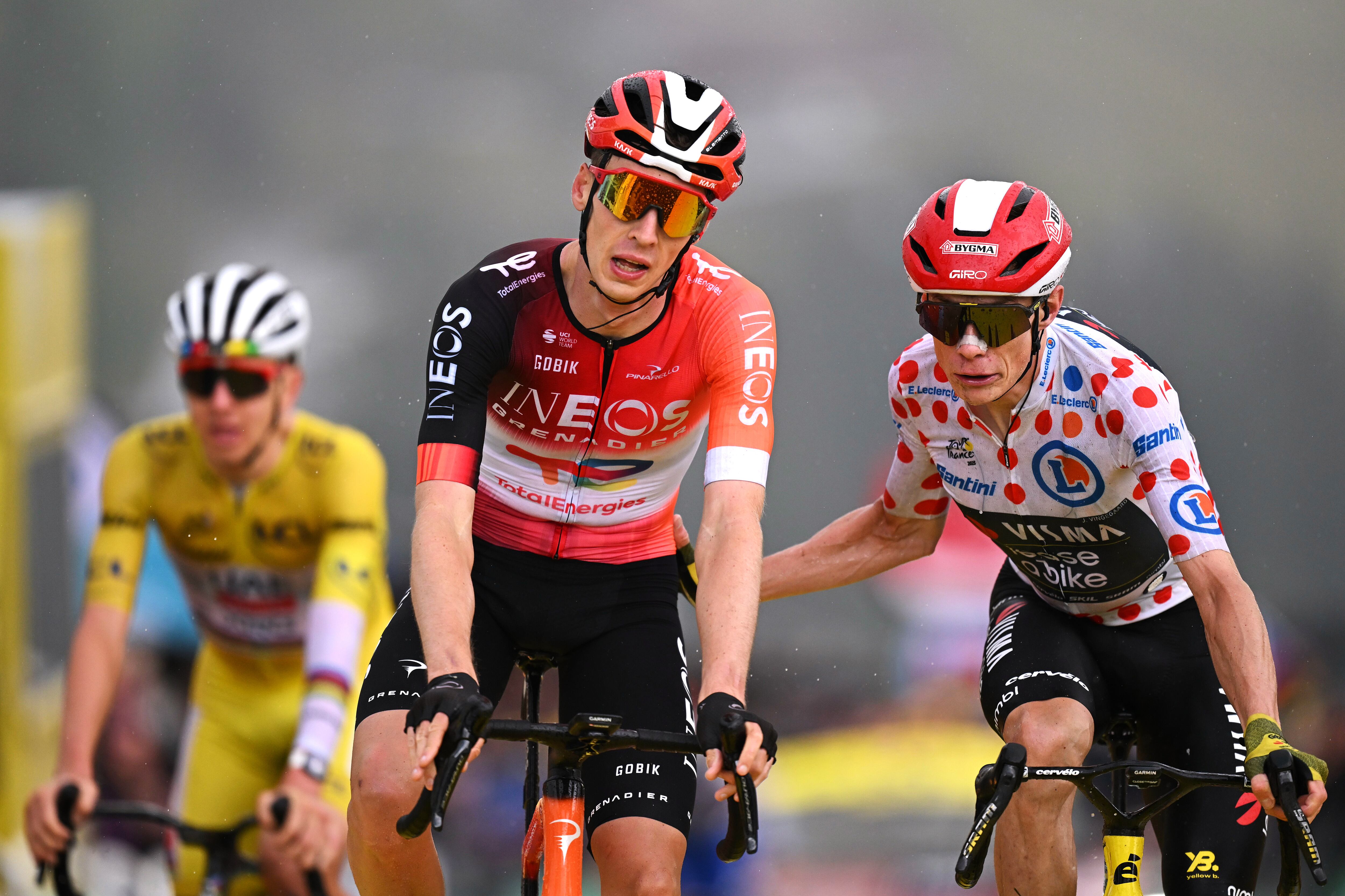 Arensman, por delante de Vingegaard y Pogaçar en La Plagne. (Tim de Waele/Getty Images)