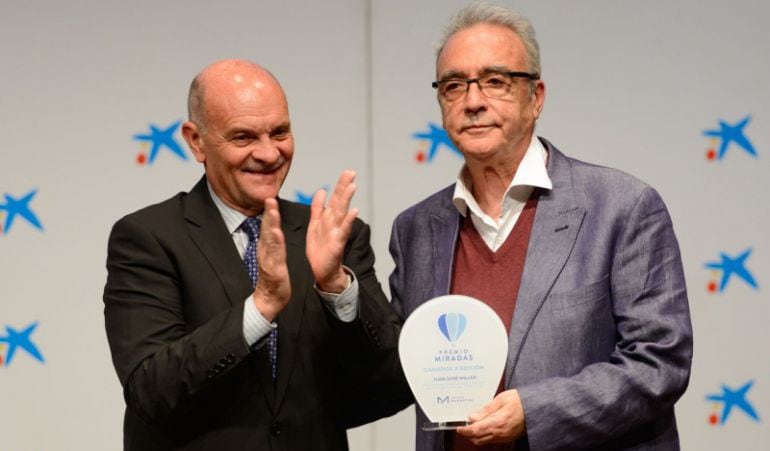 Juan José Millás, premio Miradas de Fundación Manantial, por su reportaje sobre trastornos mentales en &#039;A Vivir&#039;.