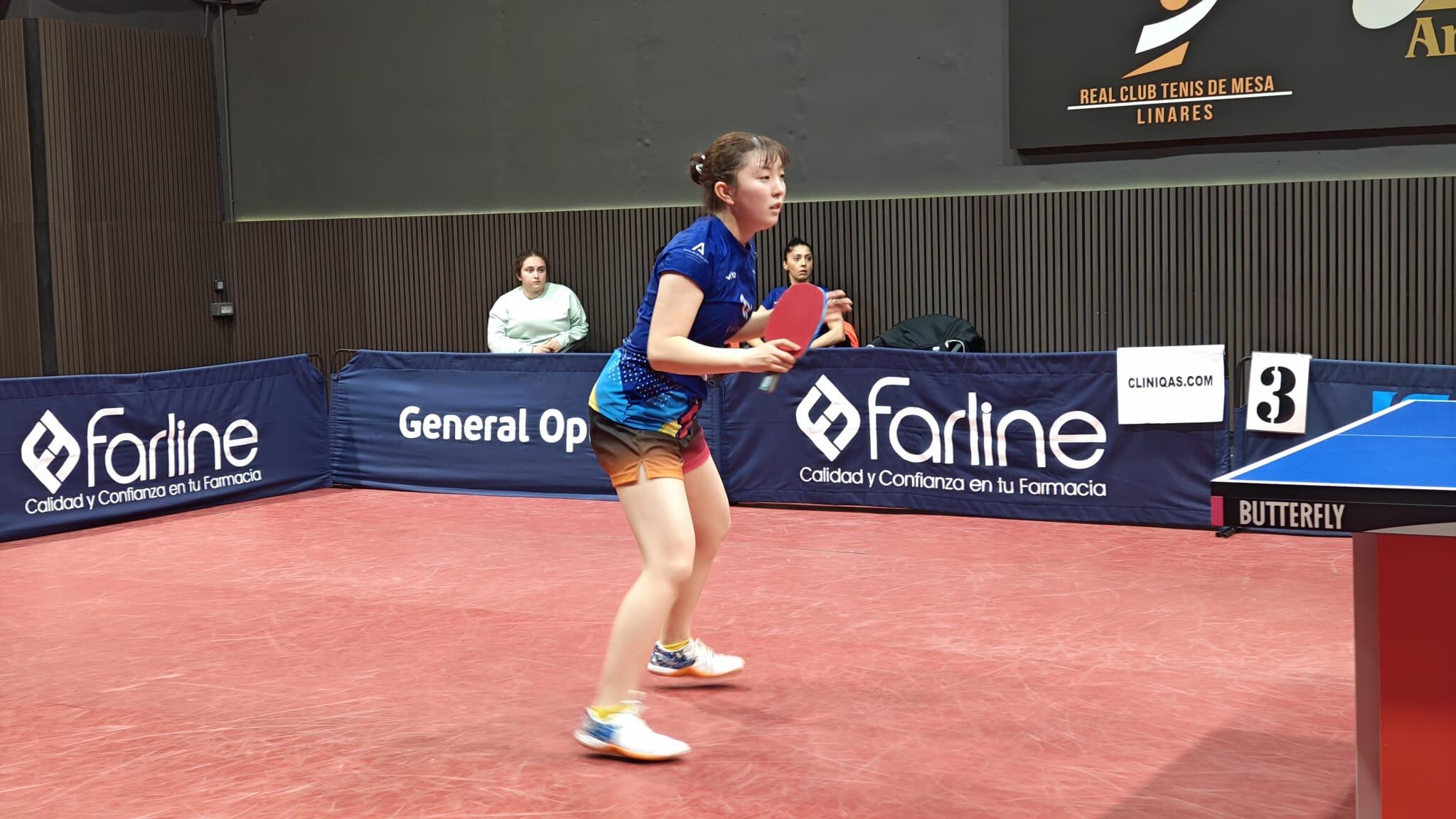 Haruna Ojio, en pista, con la camiseta del CD Indiana Games de Linares.