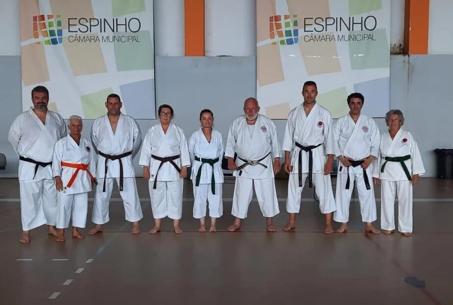 Alumnos que participaron en el Curso Internacional de Karate