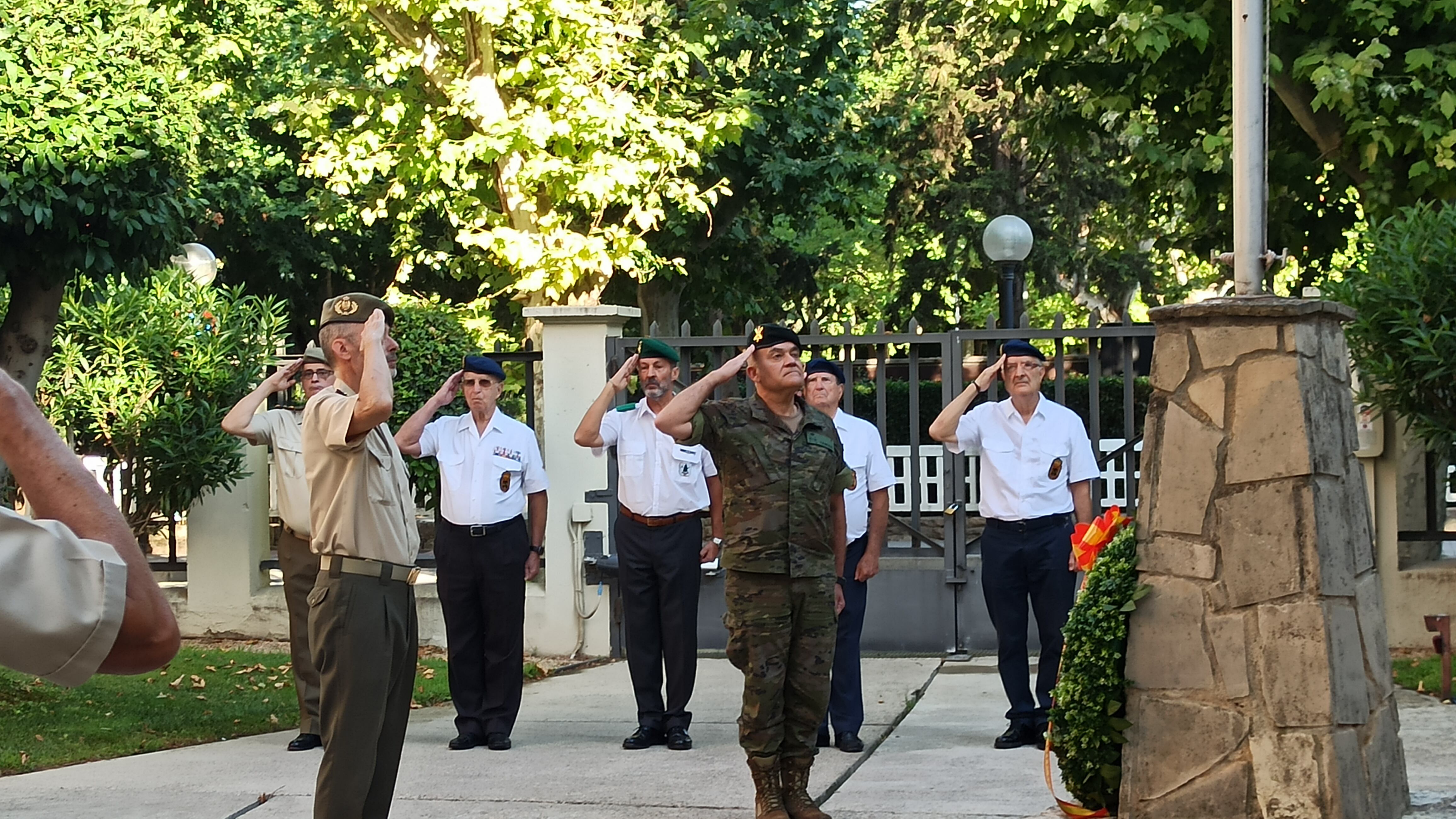Acto de homenaje a los caídos en la Subdelegación de Defensa de Huesca