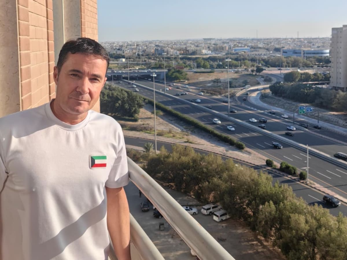 Un ilicitano atrapado en Kuwait pide ayuda tras el estallido del conflicto en Oriente Medio: “Vivimos con las alarmas y las explosiones cada noche”