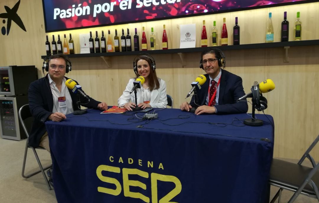 Gema Molina, directora de Hoy por Hoy Ciudad Real, junto al presidente de la Diputación de Ciudad Real, José Manuel Caballero 