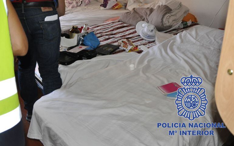 L'habitació on estaven confinades aquestes 5 dones.