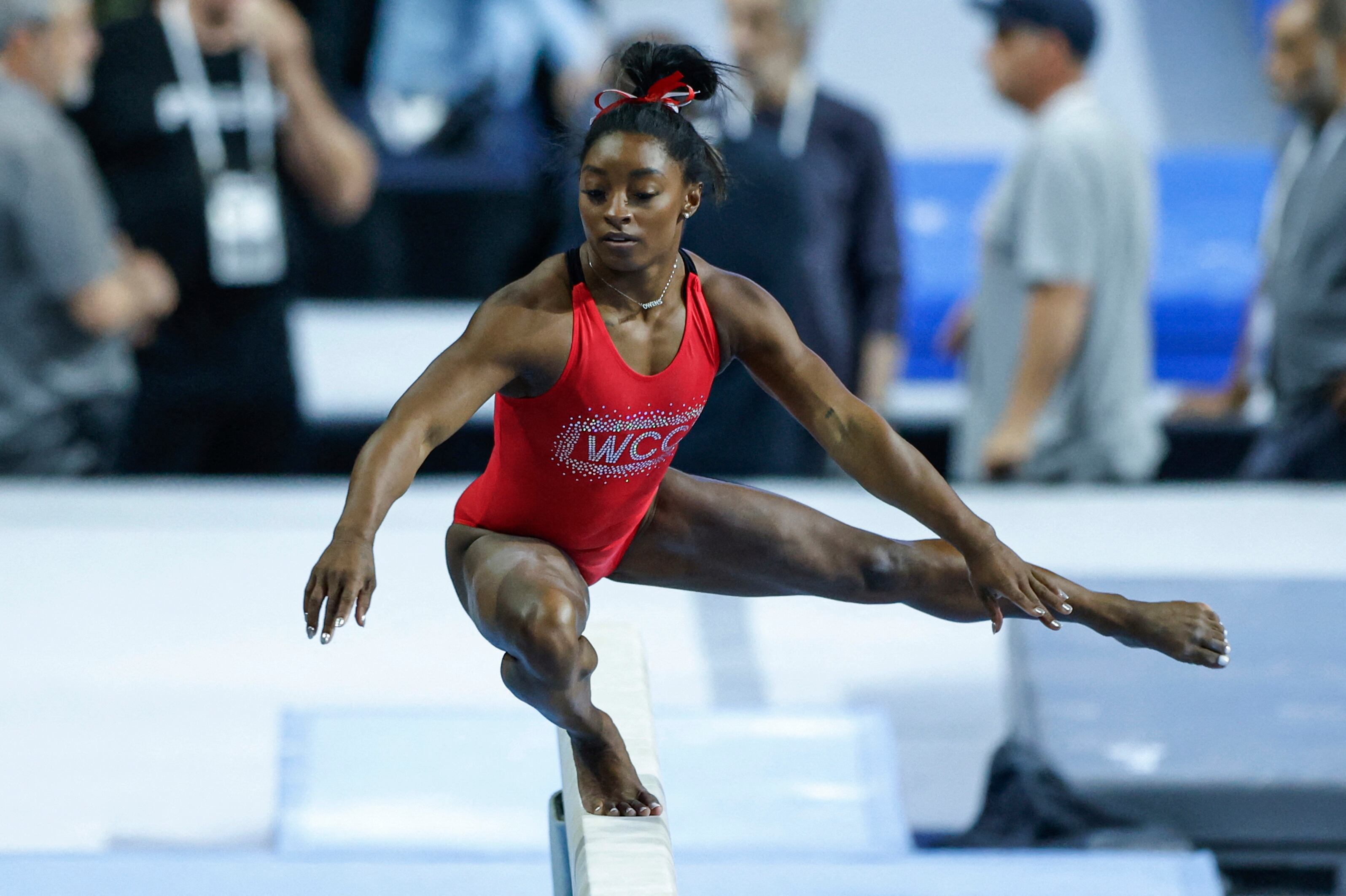 Simone Biles volverá a competir en Chicago. (Photo by KAMIL KRZACZYNSKI / AFP) (Photo by KAMIL KRZACZYNSKI/AFP via Getty Images)