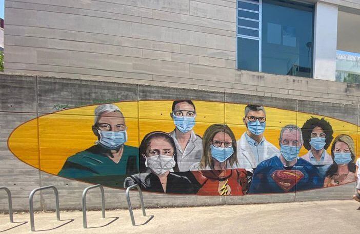 Mural del centro de salud de Bellreguard