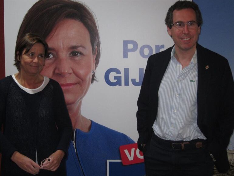 Carmen Moriyón y Fernando Couto durante un acto de campaña el pasado mes de Mayo 