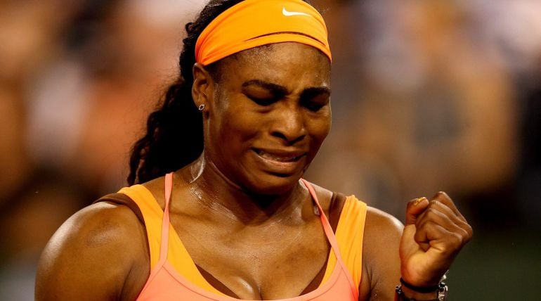 Serena Williams roza el llanto tras vencer en Indian Wells