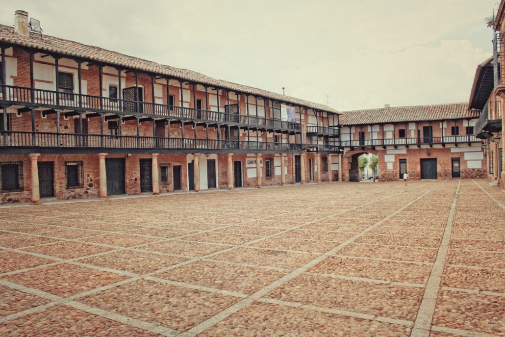 Imagen de archivo de la Plaza de San Carlos del Valle (Ciudad Real)