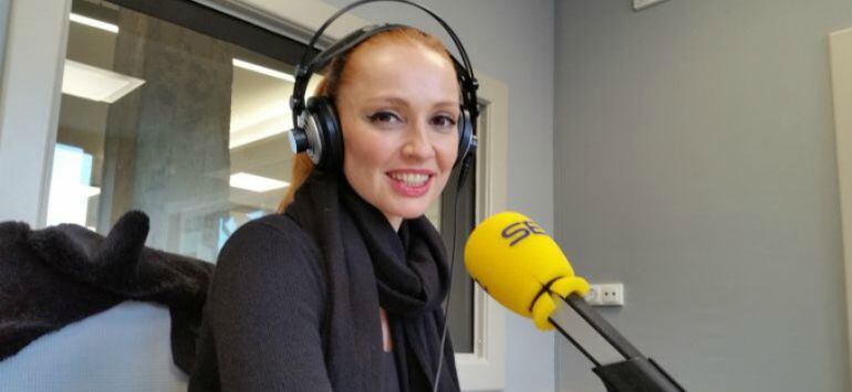 Cristina Castaño en los estudios de Radio Bilbao