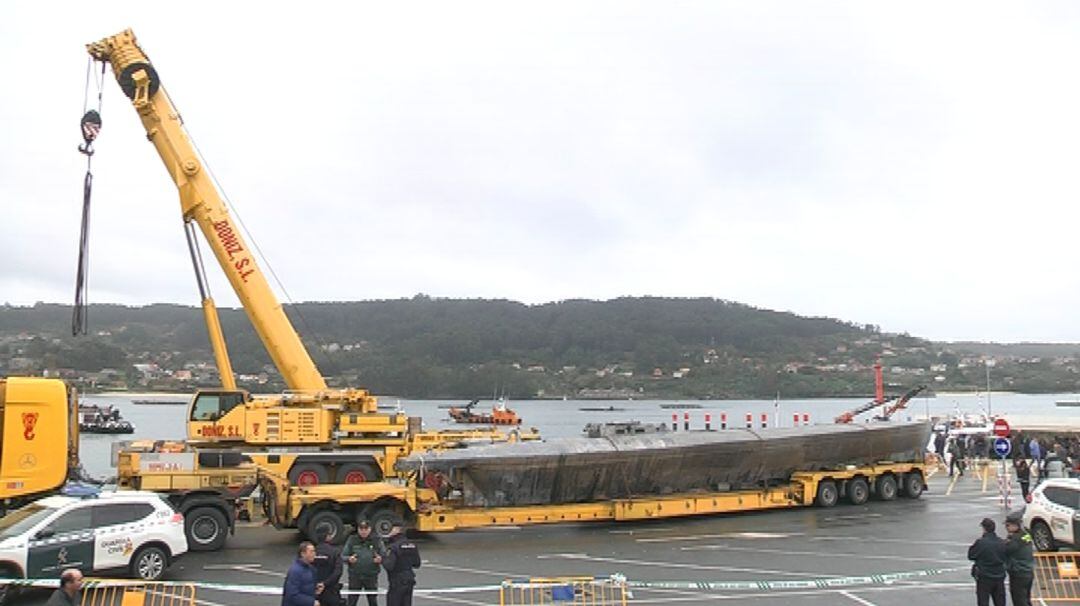 El narcosubmarino de Cangas, ya en tierra