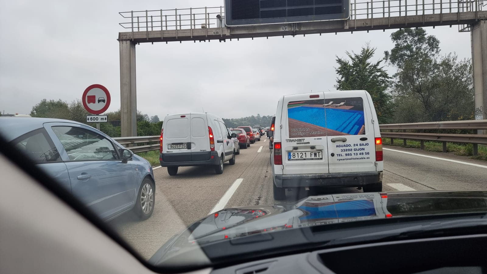 Las obras han generado caravanas kilométricas a primera hora de la mañana.