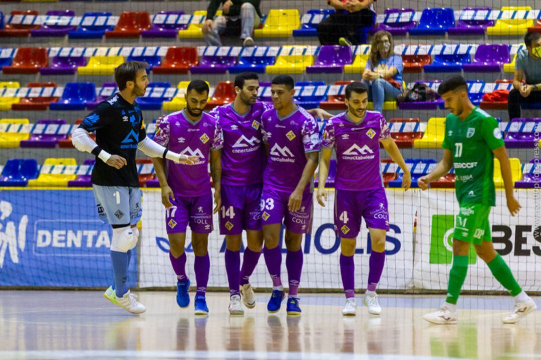 Celebración de uno de los goles ante el Uma Antequera.