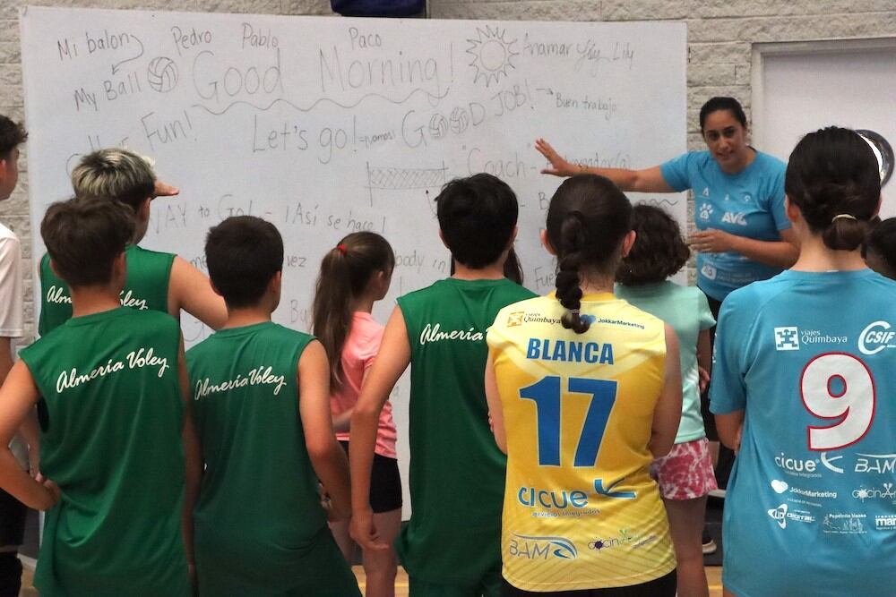 Los alumnos del campus atentos a la clase.