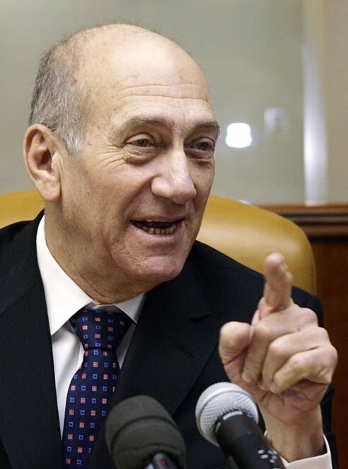 El primer ministro israelí, Ehud Olmert, en la reunión semanal del Consejo de Ministros
