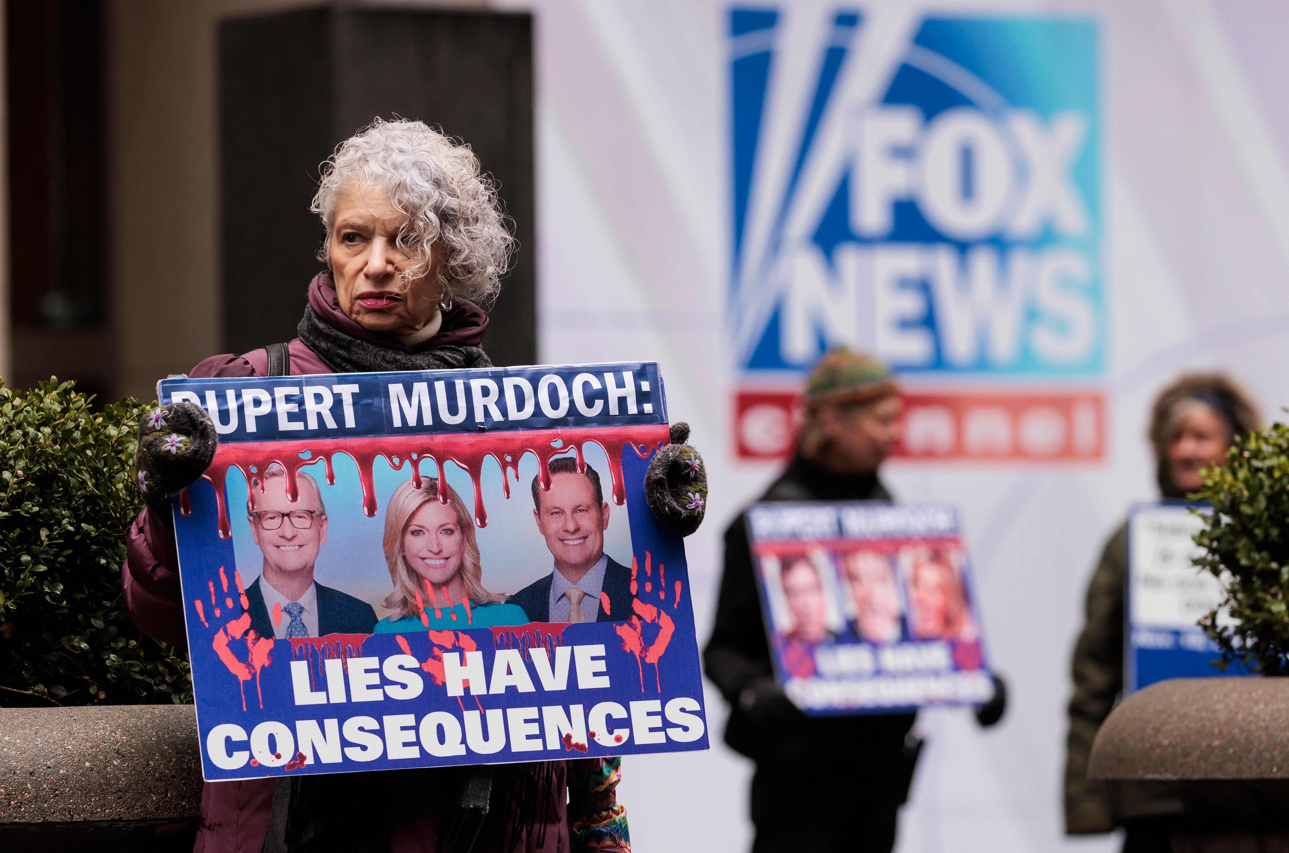 Protestas frente a la sede de Fox News en Nueva York