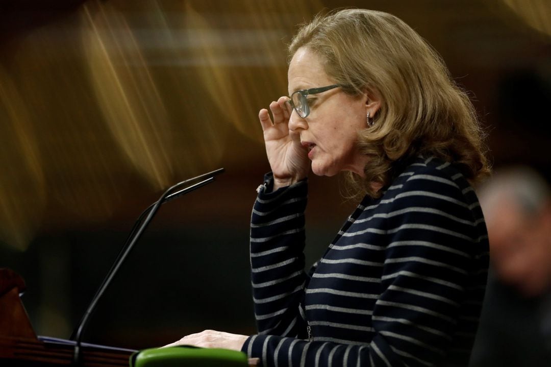 La vicepresidenta de Asuntos Económicos, Nadia Calviño, durante el pleno celebrado este miércoles en el Congreso de los Diputados en Madrid. Además de la convalidación de los decretos económicos para paliar las consecuencias sociales de la pandemia del co