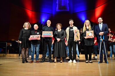Foto de familia de los galardonados