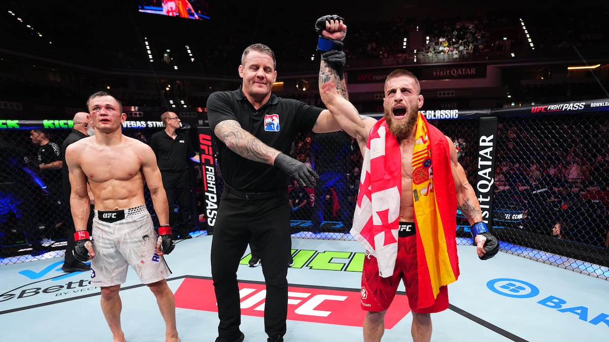 Aleksandre Topuria vuelve a dominar en la UFC