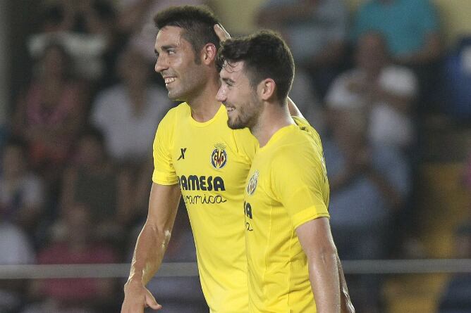 Los jugadores del Villarreal celebran uno de los tantos