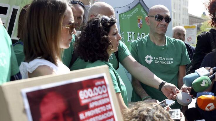 La Columna de Carlos Arcaya | Mirar a la cara a los enfermos de ELA | 11/05/2018