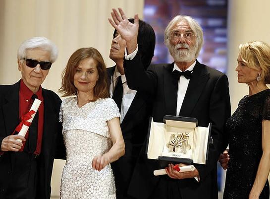 Michael Haneke celebra el galardón conseguido a &quot;Mejor película&quot; en la 62 edición del Festival de Cannes