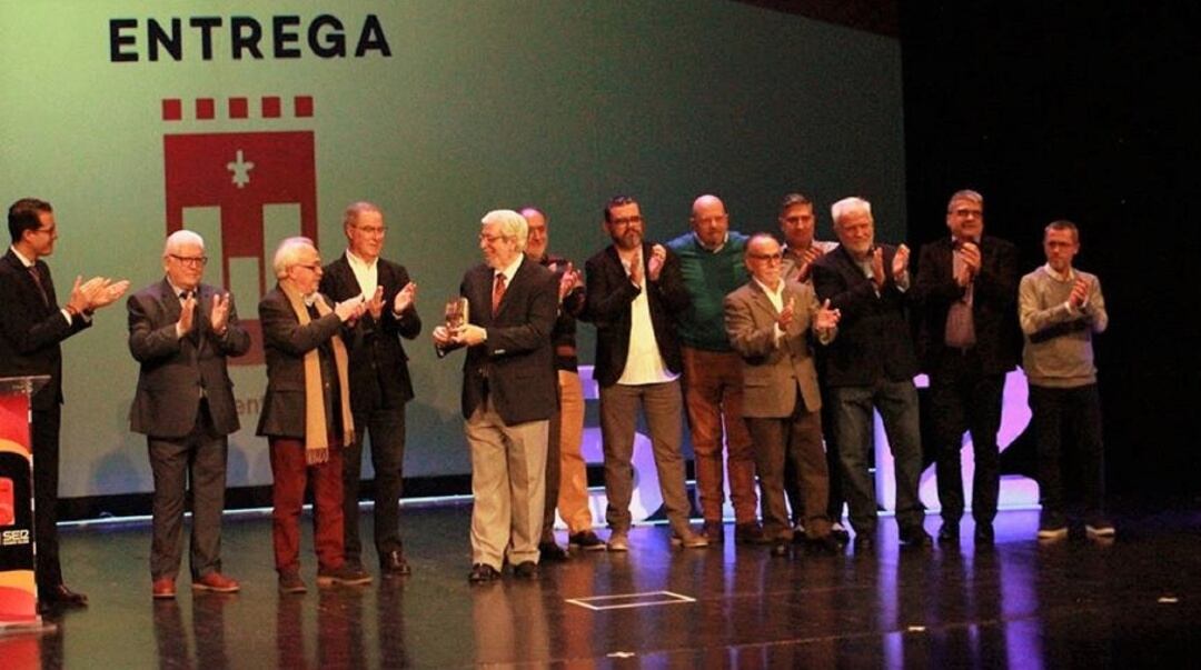 Actores del &quot;Tenorio eldense&quot; tras recoger el Premio Radio Elda a la Efemeride.