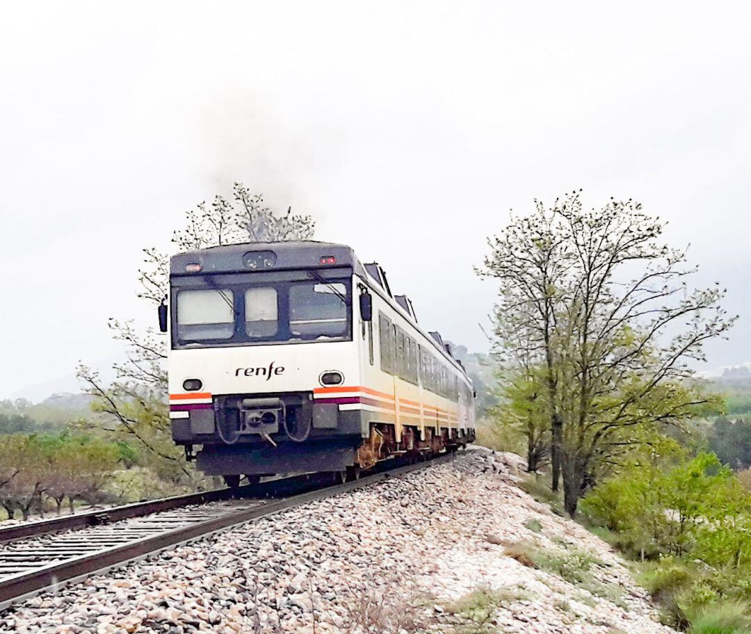 El tren de la línia Xàtiva-Alcoi