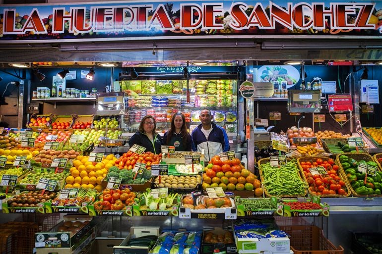 La tienda de Jesús Sánchez en el Mercado de Antón Martín