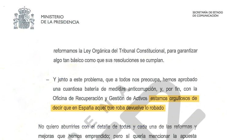 En amarillo, la frase sobre corrupción que Rajoy tenía escrita en su discurso pero evitó pronunciar.