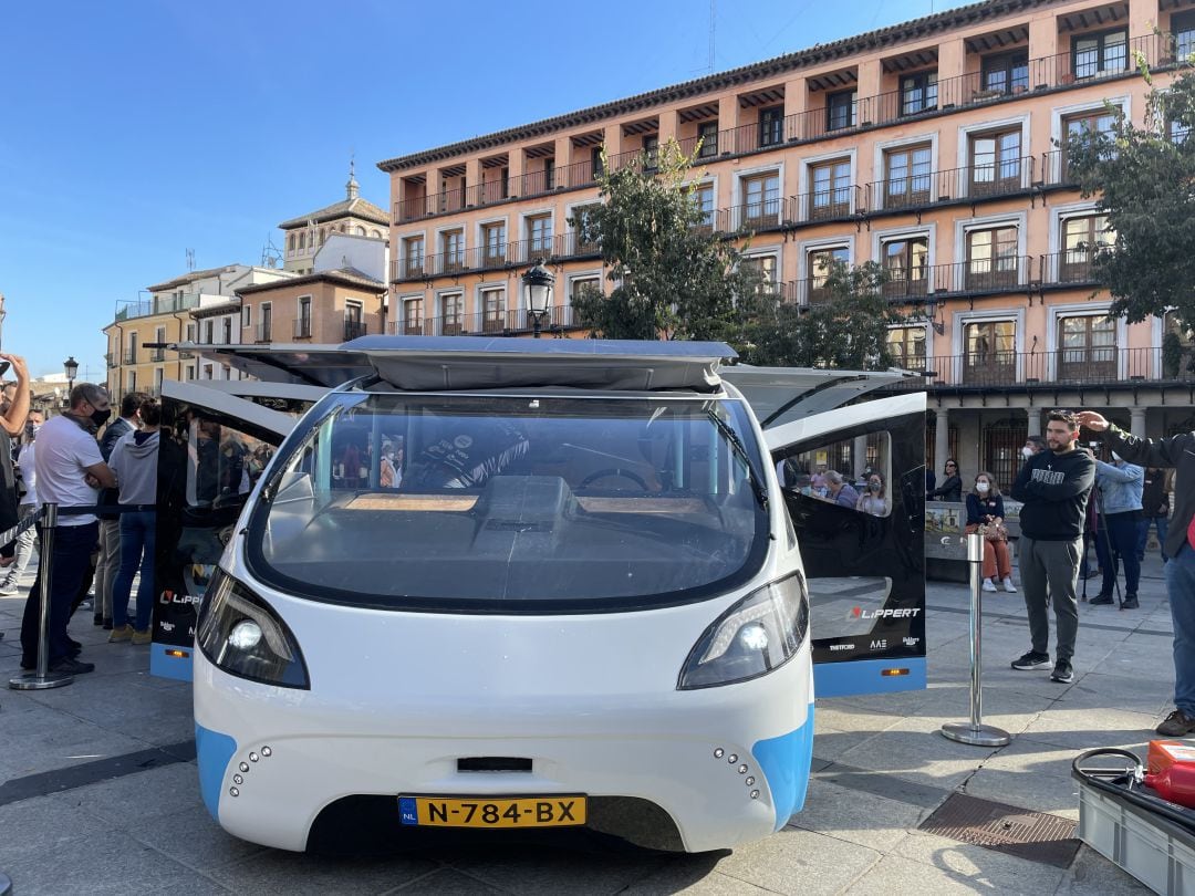La Stella Vita tiene placas solares en el techo