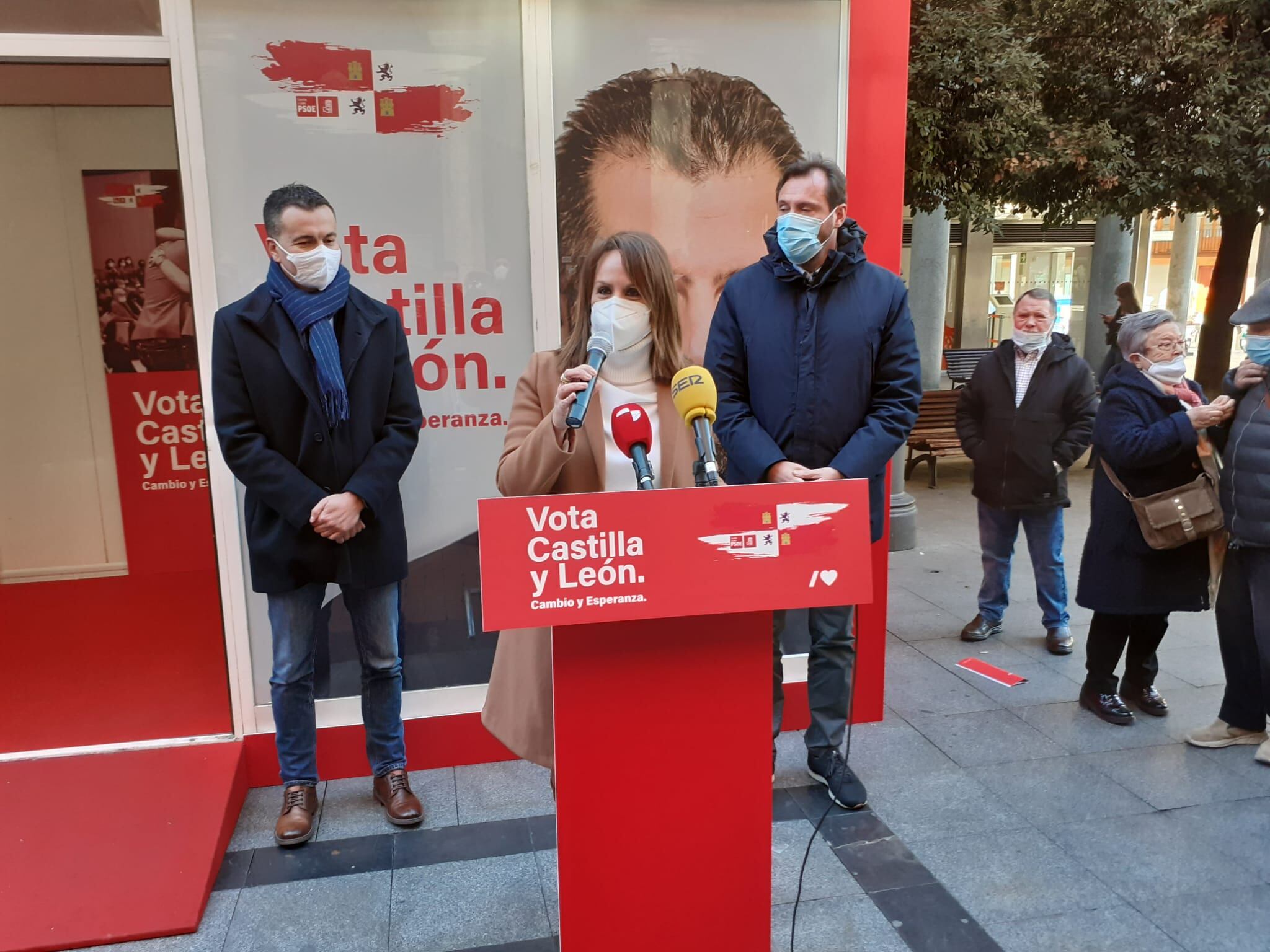 La número uno socialista por Valladolid, Patricia Gómez en un acto de campaña