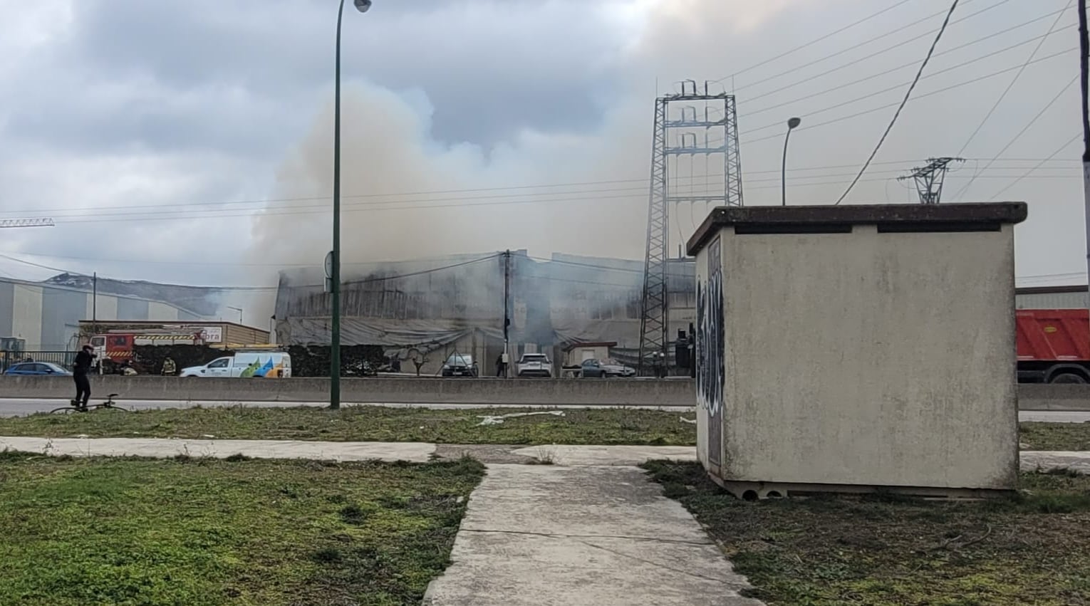 Unos minutos después del mediodía han sido alertados los bomberos
