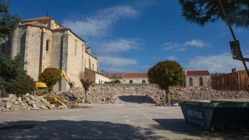 Hubo que derribar el colegio antiguo
